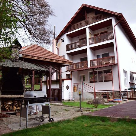 Pensiunea Arinul Hotel Sovata Exterior photo